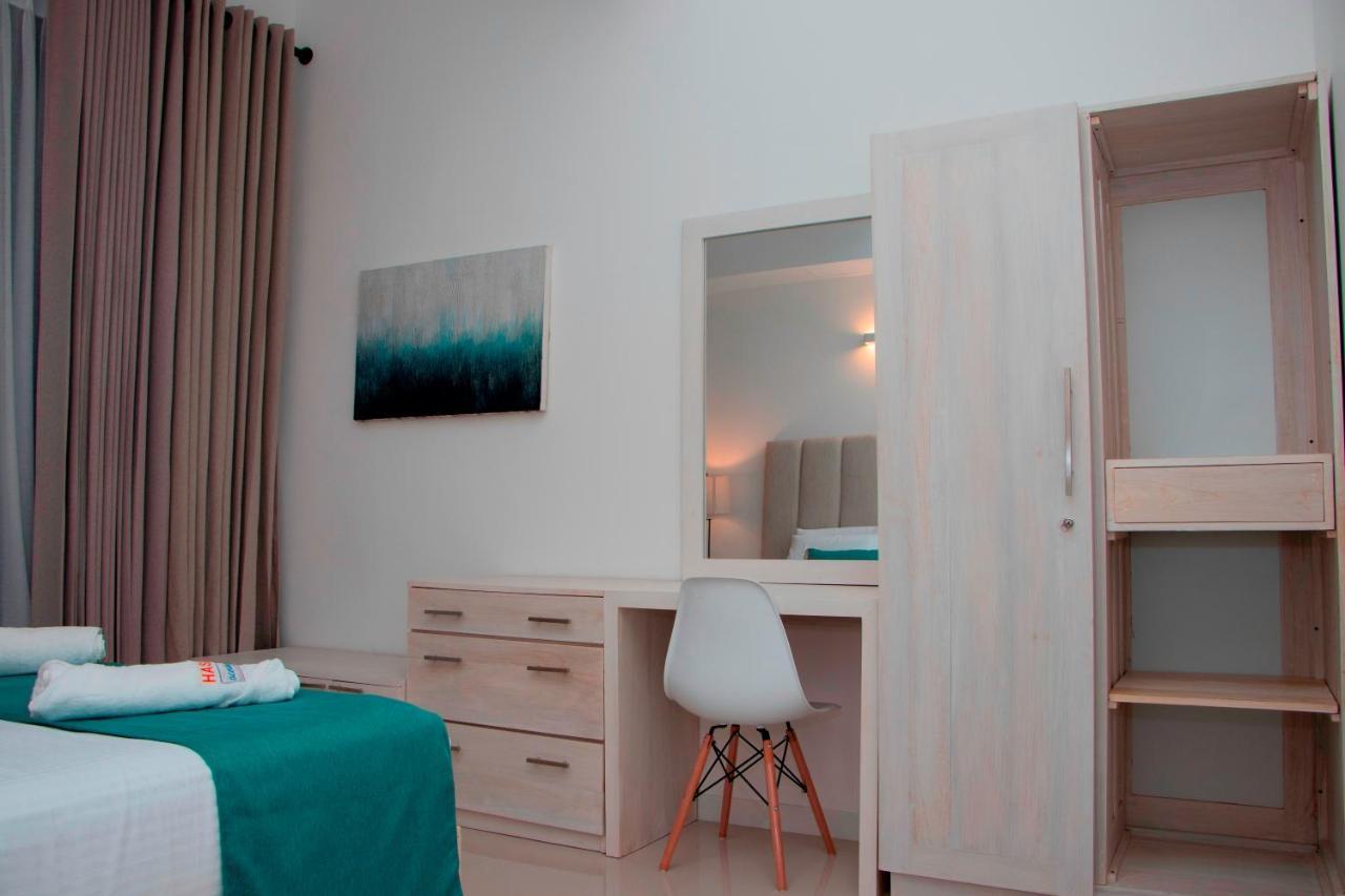 Hasara Oceanfront Apartments Galle Exteriör bild