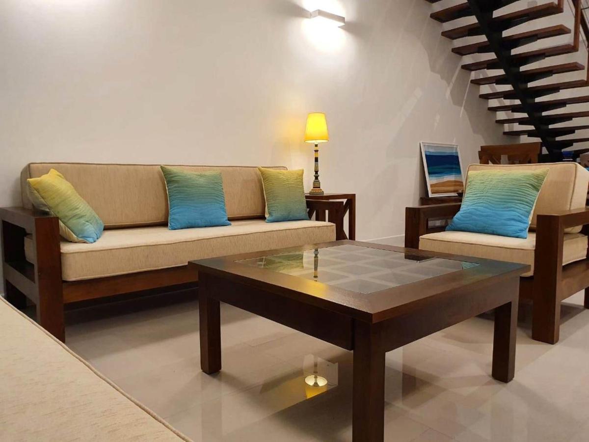 Hasara Oceanfront Apartments Galle Exteriör bild