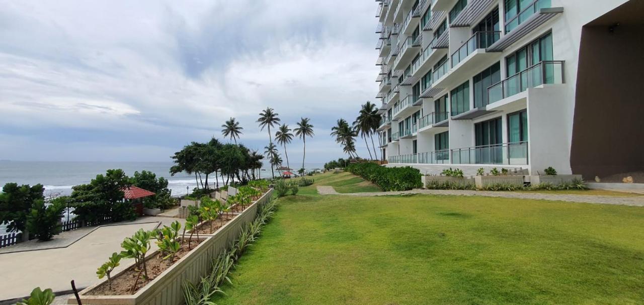 Hasara Oceanfront Apartments Galle Exteriör bild