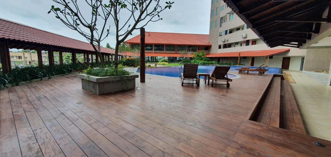 Hasara Oceanfront Apartments Galle Exteriör bild