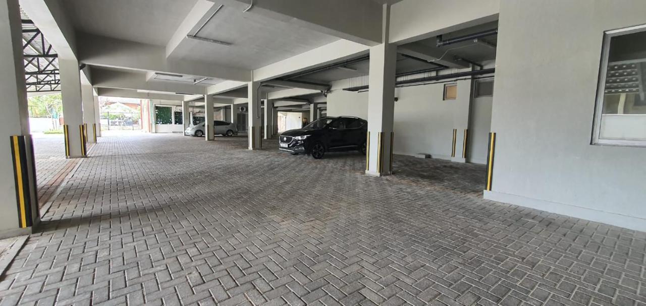 Hasara Oceanfront Apartments Galle Exteriör bild