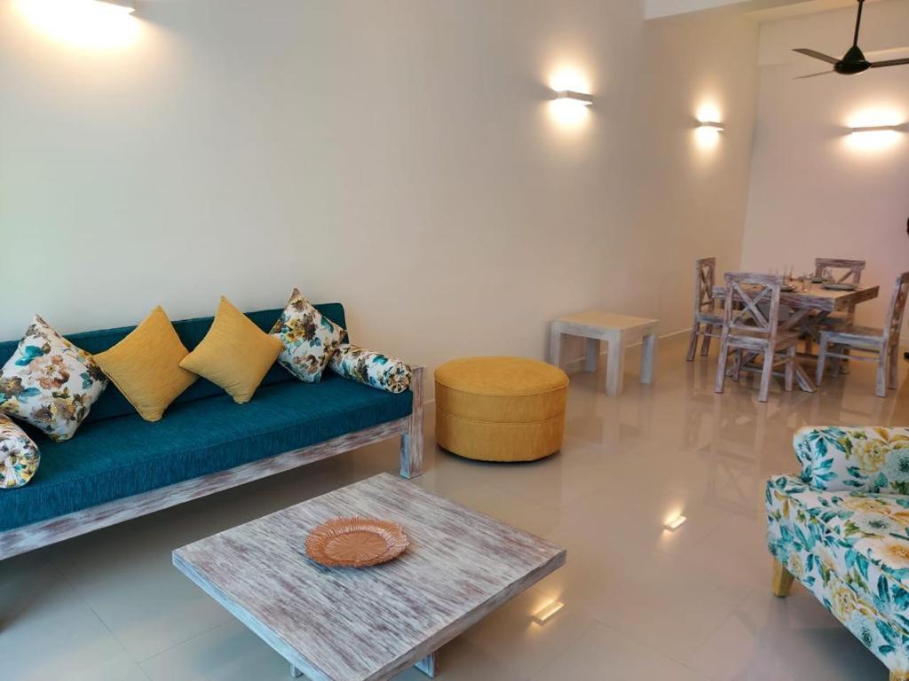 Hasara Oceanfront Apartments Galle Exteriör bild
